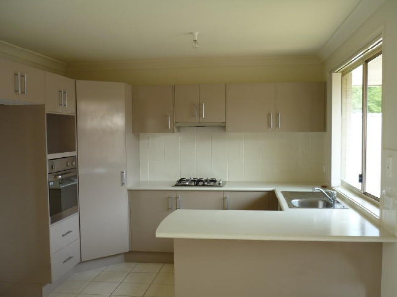 6/8 Meroo Road, Bomaderry NSW 2541