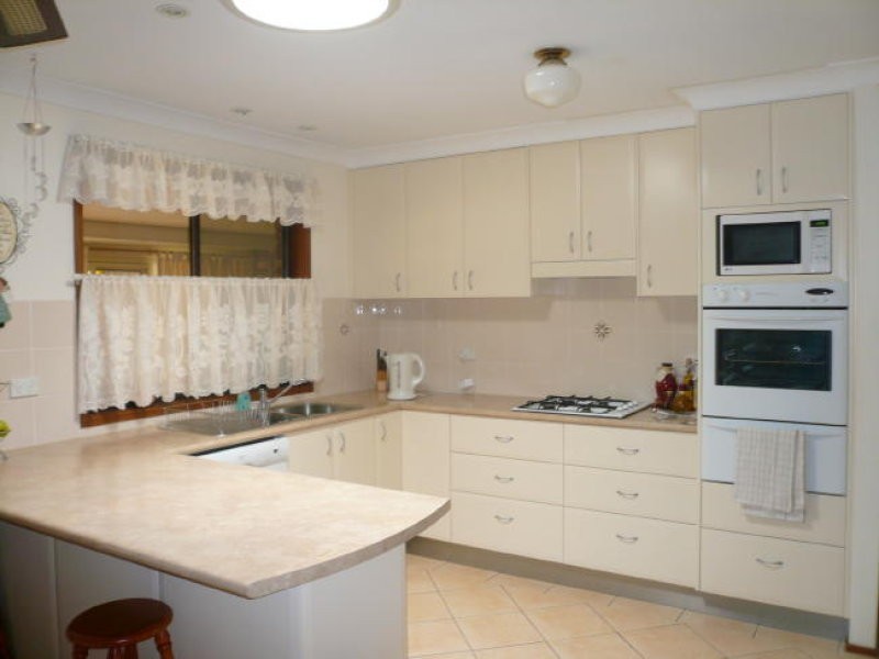 31 Glenair Avenue, West Nowra NSW 2541