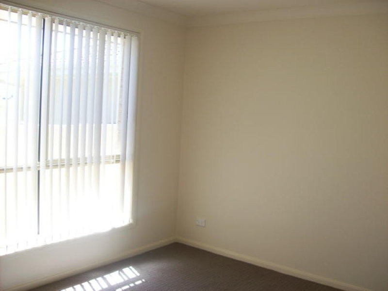 3/8 Meroo Road, Bomaderry NSW 2541