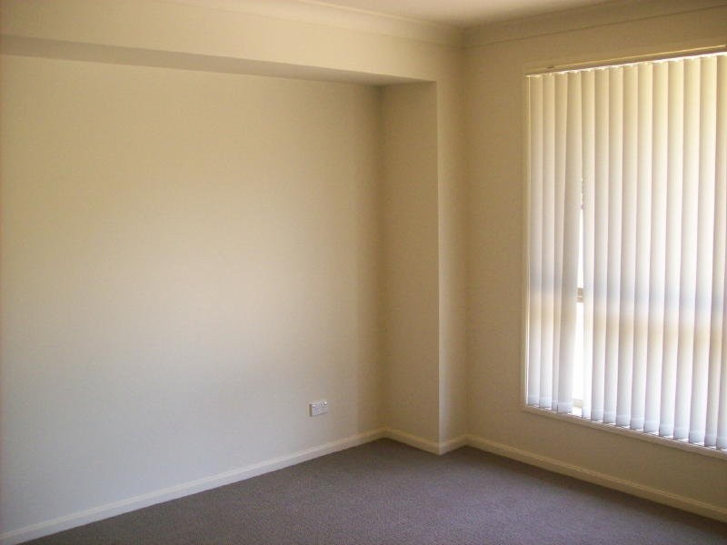 2/8 Meroo Road, Bomaderry NSW 2541