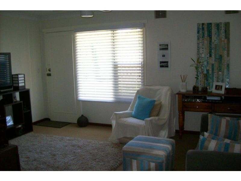 8 Miller Street, Nowra NSW 2541