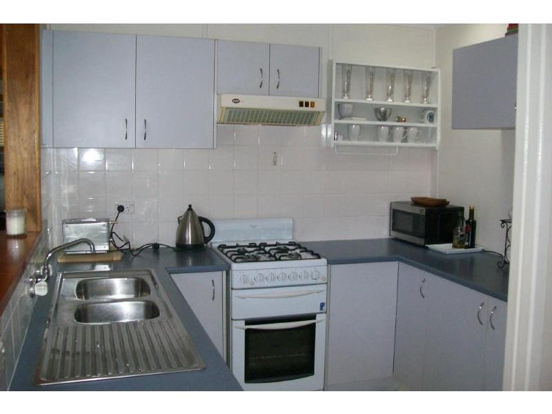 8 Miller Street, Nowra NSW 2541