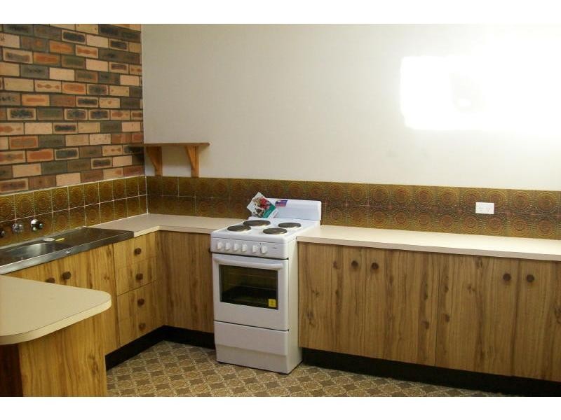 1/49 Brinawarr Street, Bomaderry NSW 2541