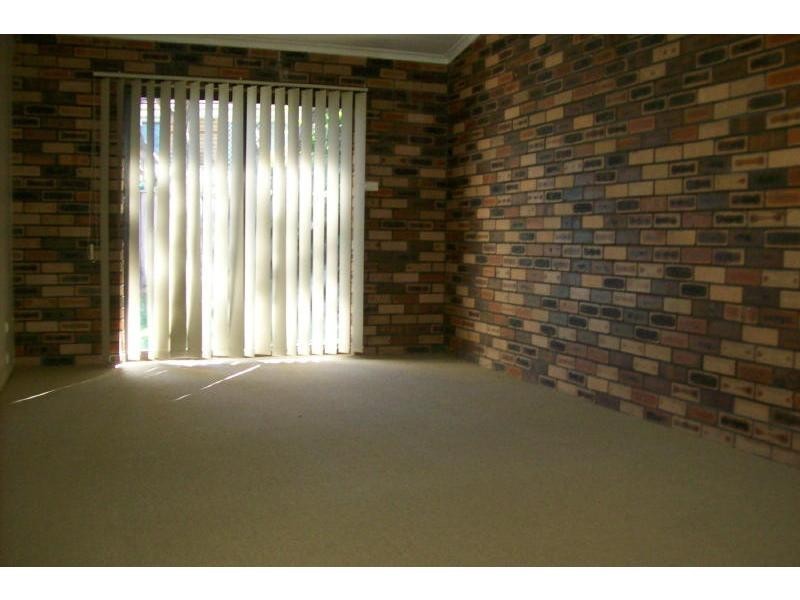 1/49 Brinawarr Street, Bomaderry NSW 2541