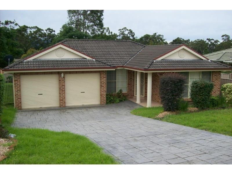 8 Gardenia Crescent, Bomaderry NSW 2541