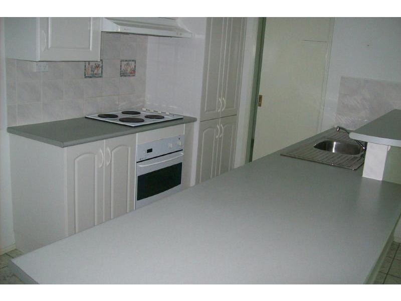 8 Gardenia Crescent, Bomaderry NSW 2541