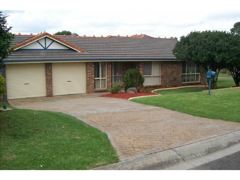 8 Harbour Boulevard, Bomaderry NSW 2541