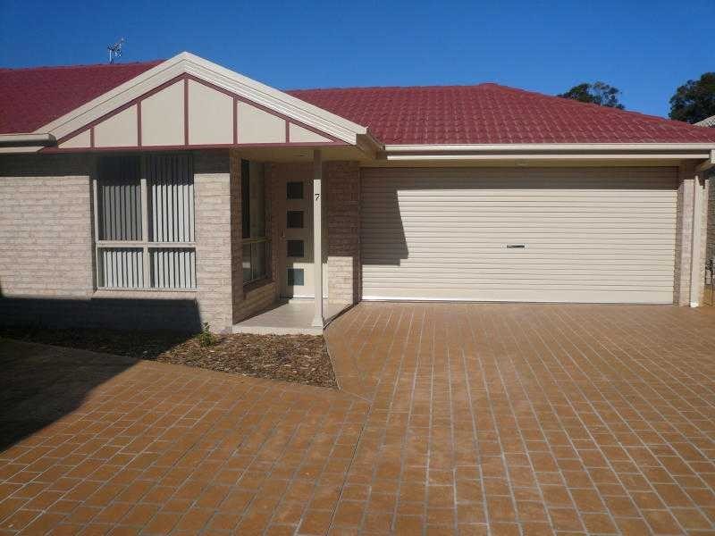 7/8 Meroo Road, Bomaderry NSW 2541