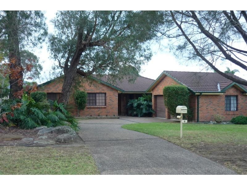 4 Helsinki Parade, Bomaderry NSW 2541
