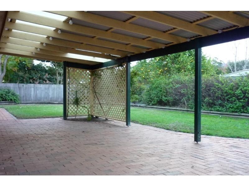 4 Helsinki Parade, Bomaderry NSW 2541
