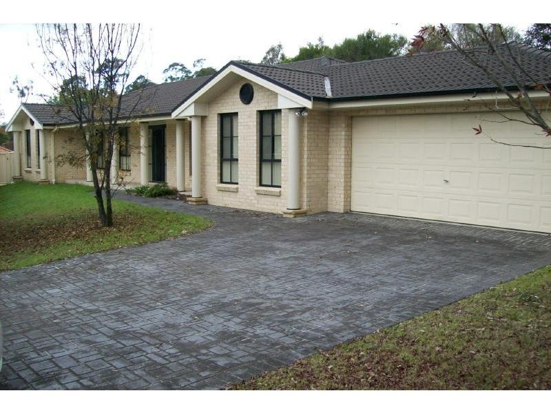 6 Wisteria Place, Bomaderry NSW 2541