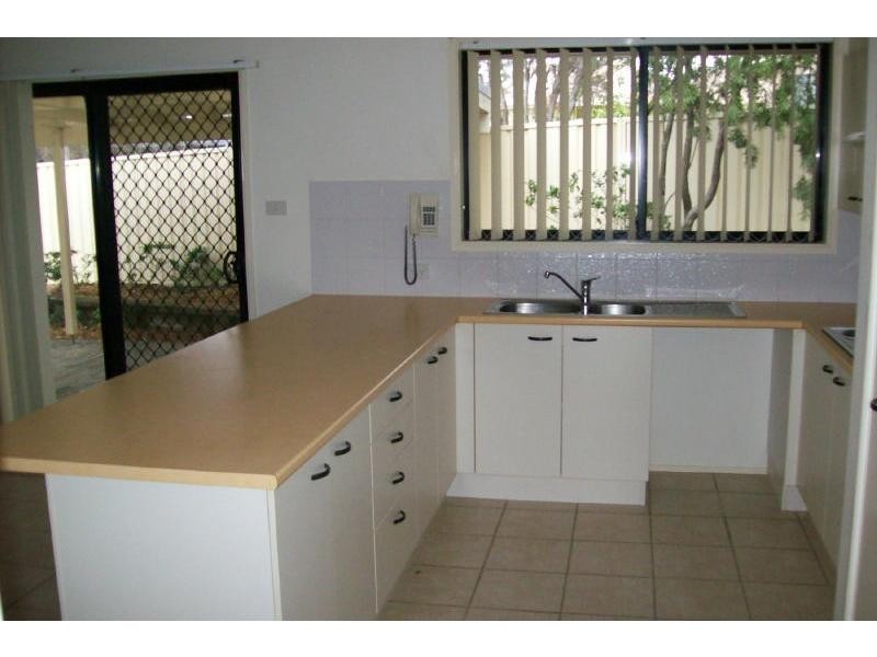 6 Wisteria Place, Bomaderry NSW 2541