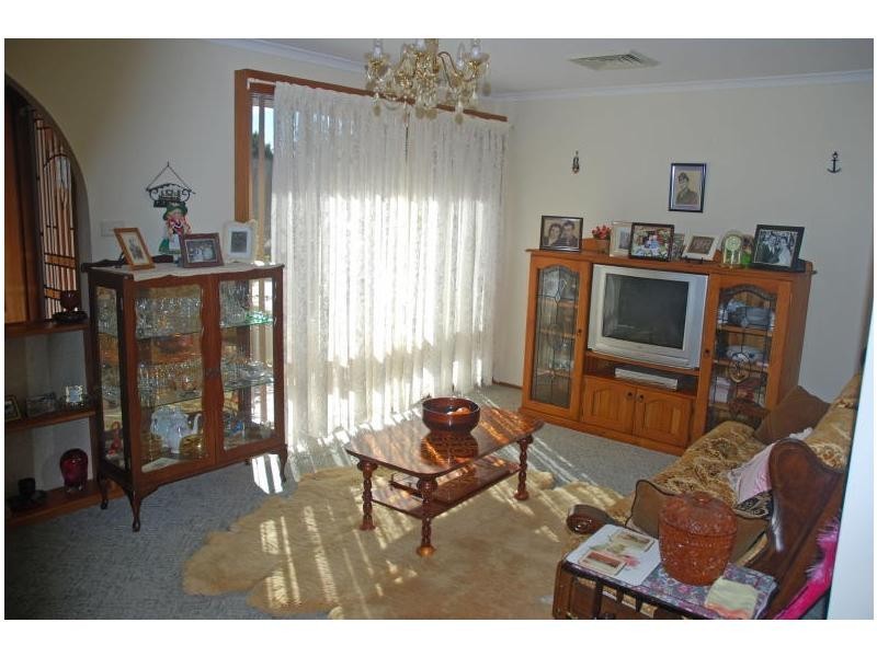 33 Gunyuma Crescent, North Nowra NSW 2541