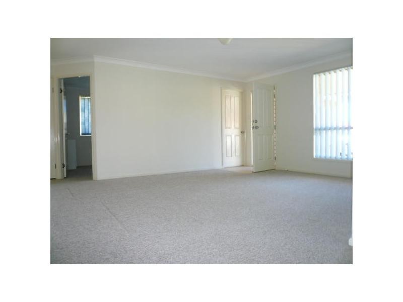 10 Socrates Place, Worrigee NSW 2540