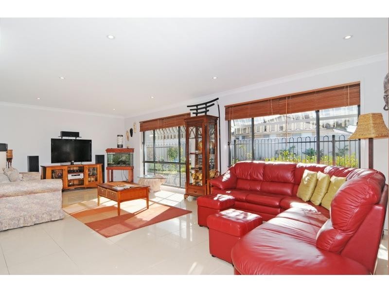 6 Mintbush Crescent, Worrigee NSW 2540