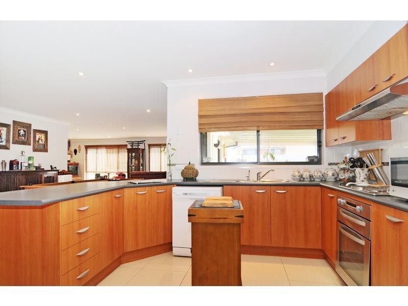 6 Mintbush Crescent, Worrigee NSW 2540