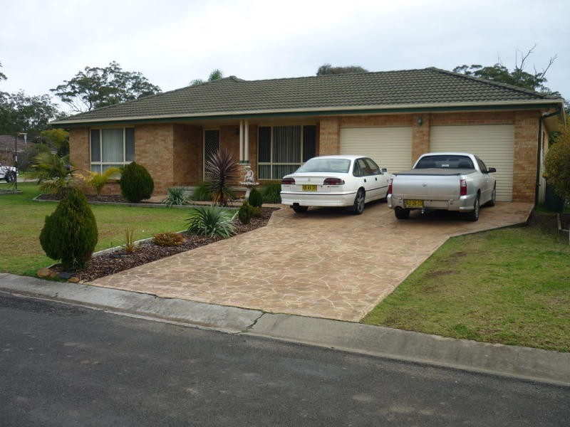 17 Rannoch Drive, West Nowra NSW 2541