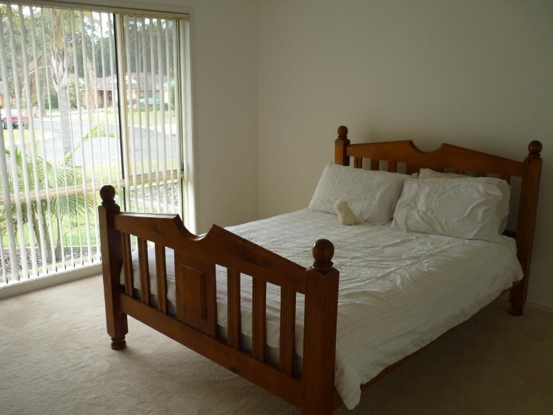 17 Rannoch Drive, West Nowra NSW 2541