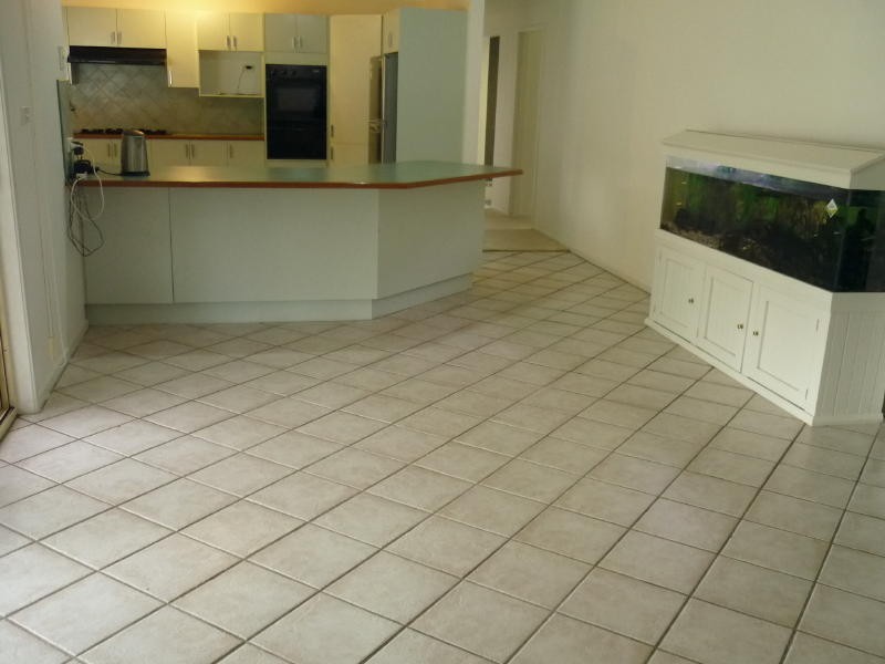 17 Rannoch Drive, West Nowra NSW 2541