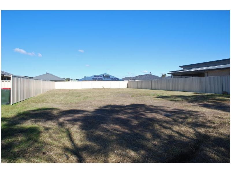 7 The Garden Walk, Worrigee NSW 2540