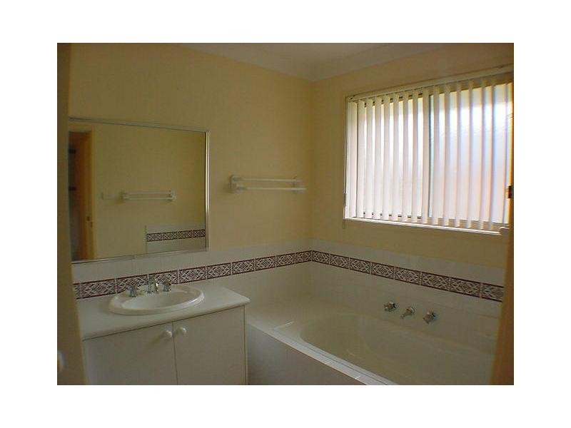 3 Almond Grove, Worrigee NSW 2540