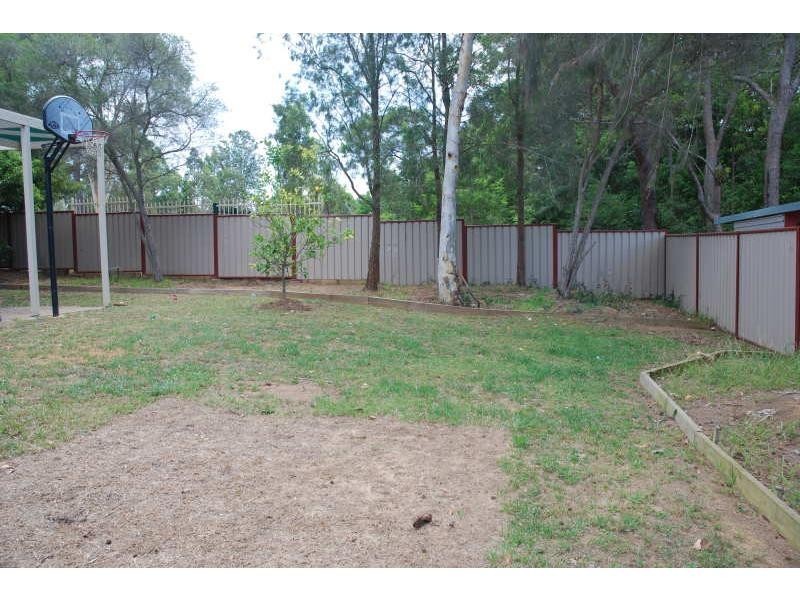 1/4 Carisbrooke Close, Bomaderry NSW 2541