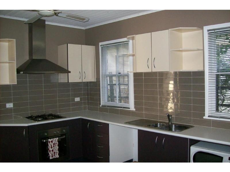 5 Leatham Avenue, Nowra NSW 2541