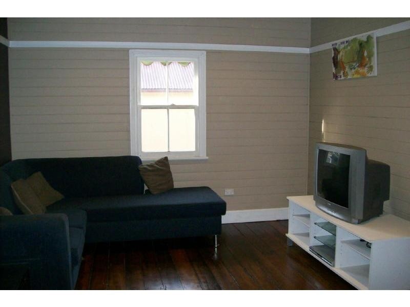 5 Leatham Avenue, Nowra NSW 2541