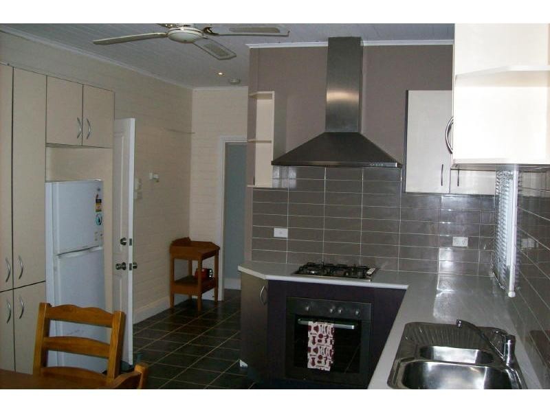 5 Leatham Avenue, Nowra NSW 2541