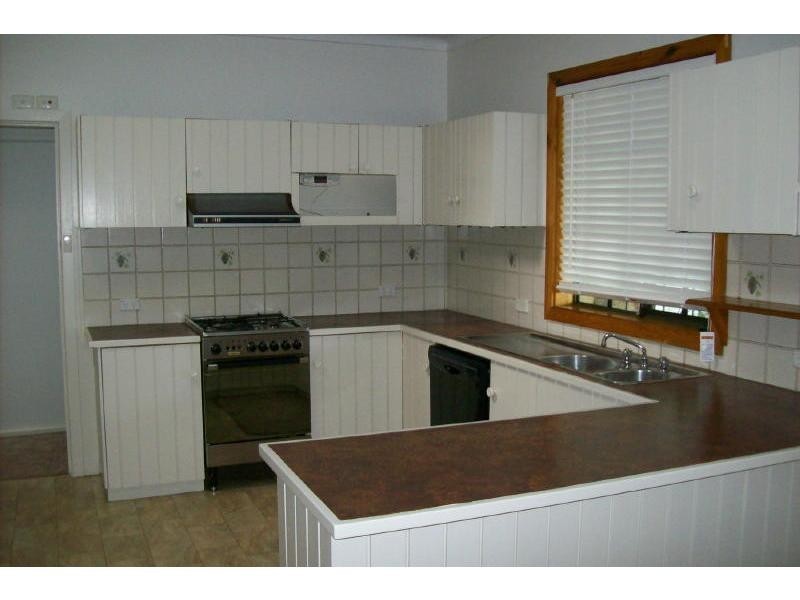 151 kinghorne Street, Nowra NSW 2541