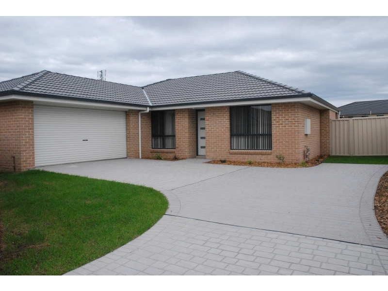 2/19 Blue Bell Way, Worrigee NSW 2540