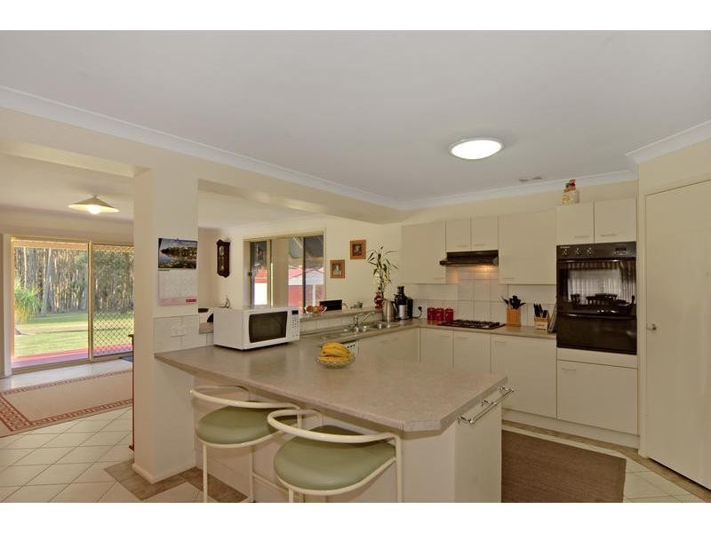 37 Tartarian Crescent, Bomaderry NSW 2541