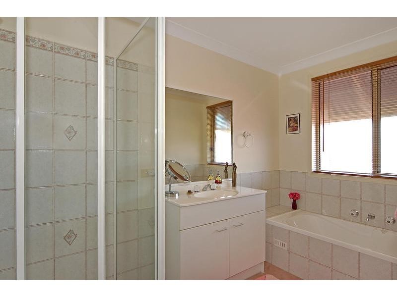 37 Tartarian Crescent, Bomaderry NSW 2541