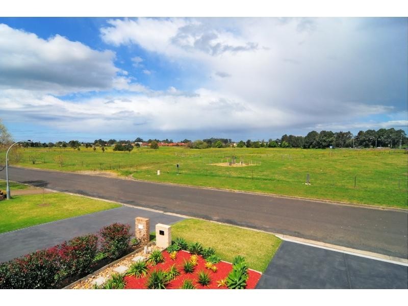 55 Lyrebird Drive, Nowra NSW 2541
