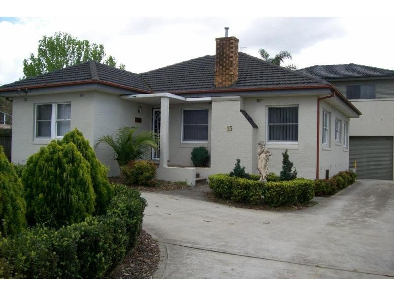 15 Cambewarra Road, Bomaderry NSW 2541