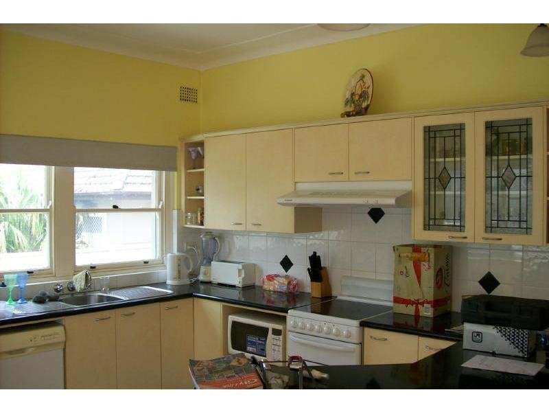 15 Cambewarra Road, Bomaderry NSW 2541