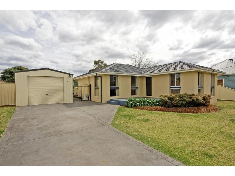 5 Keft Avenue, Nowra NSW 2541