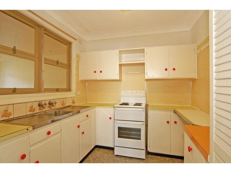 8 Hewlett Avenue, North Nowra NSW 2541