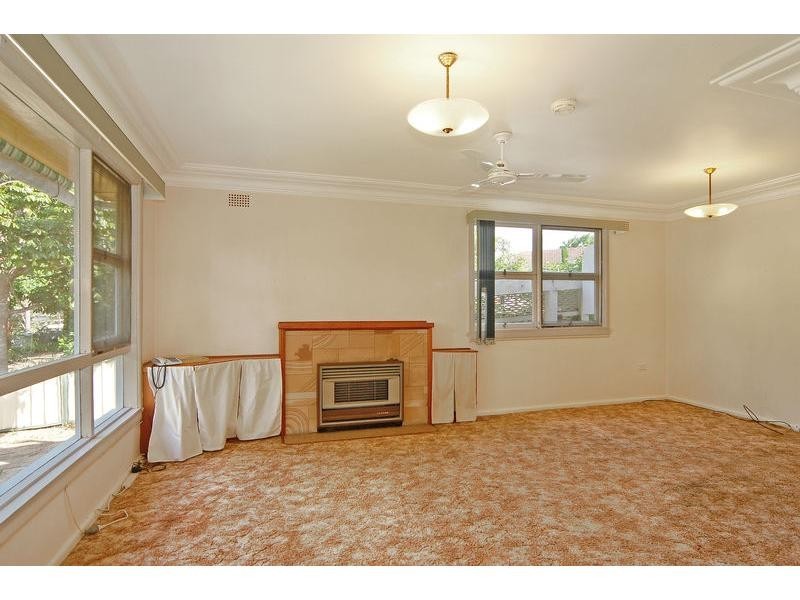8 Hewlett Avenue, North Nowra NSW 2541