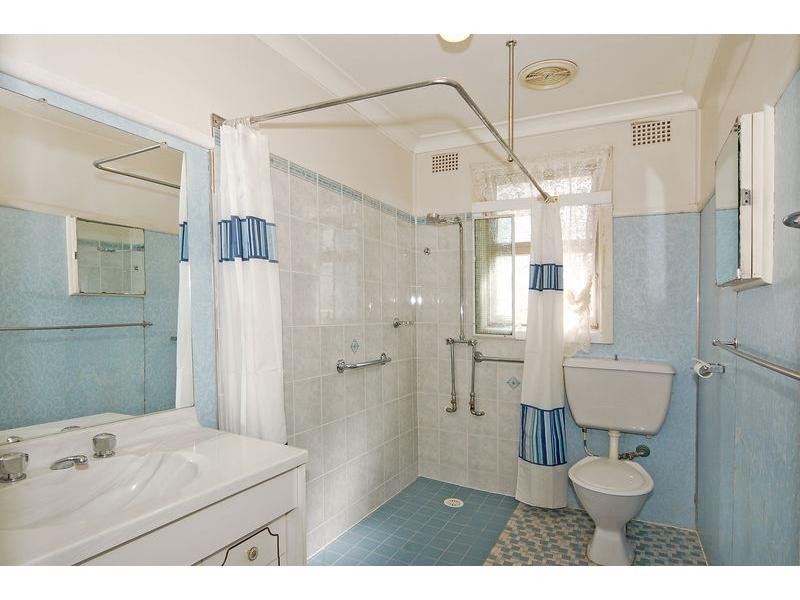 8 Hewlett Avenue, North Nowra NSW 2541