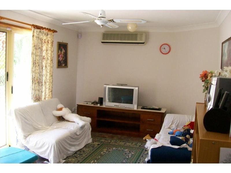 5 Hamilton Place, Bomaderry NSW 2541