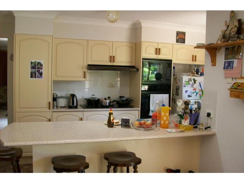 5 Hamilton Place, Bomaderry NSW 2541