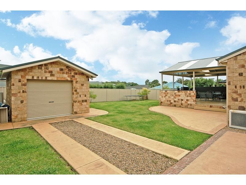 8 The Garden Walk, Worrigee NSW 2540
