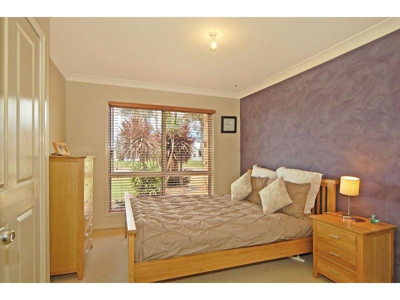 8 The Garden Walk, Worrigee NSW 2540