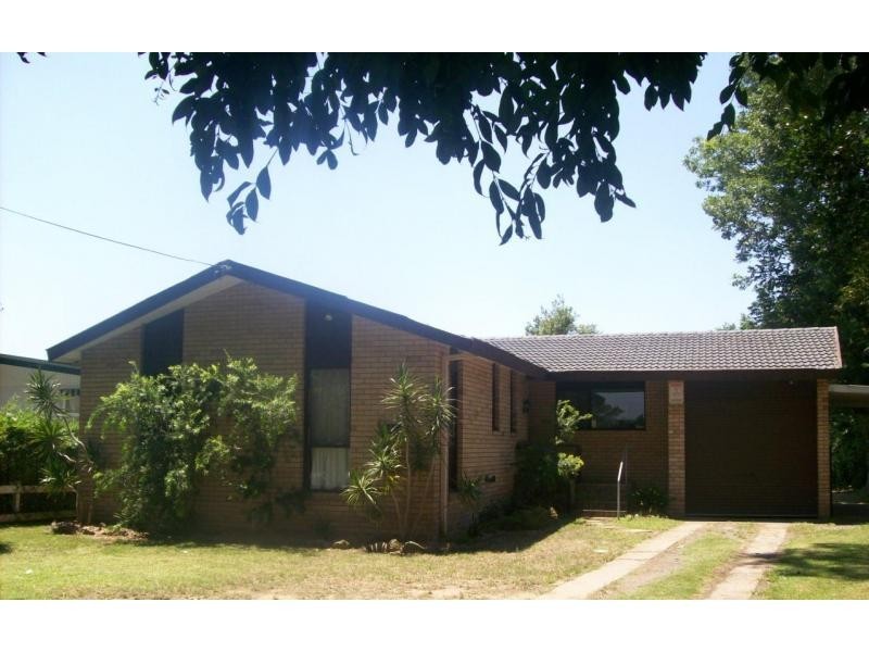 120 Moss Street, Nowra NSW 2541