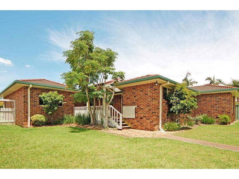 2 Regent Place, Bomaderry NSW 2541