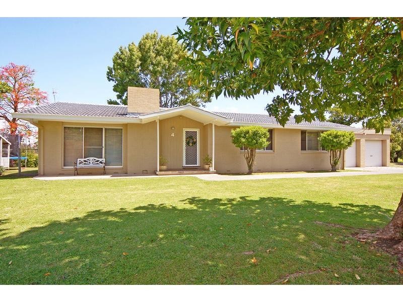4 Terara Road, Nowra NSW 2541