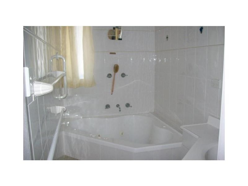 2/2 Campbell Place, Nowra NSW 2541