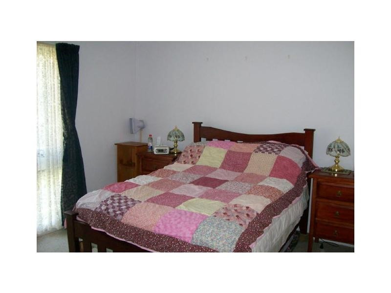 2/2 Campbell Place, Nowra NSW 2541