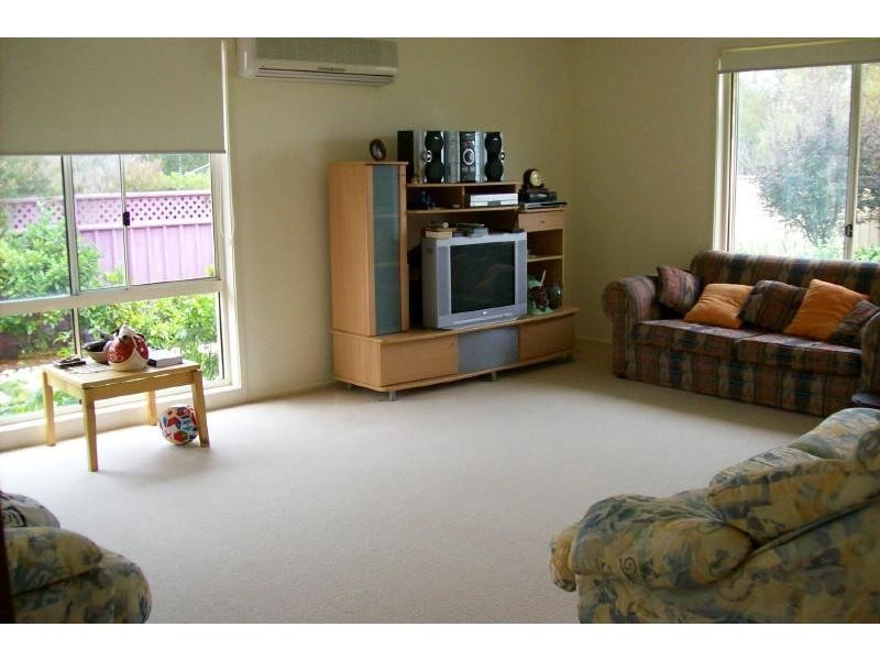 1 Robinia Way, Worrigee NSW 2540